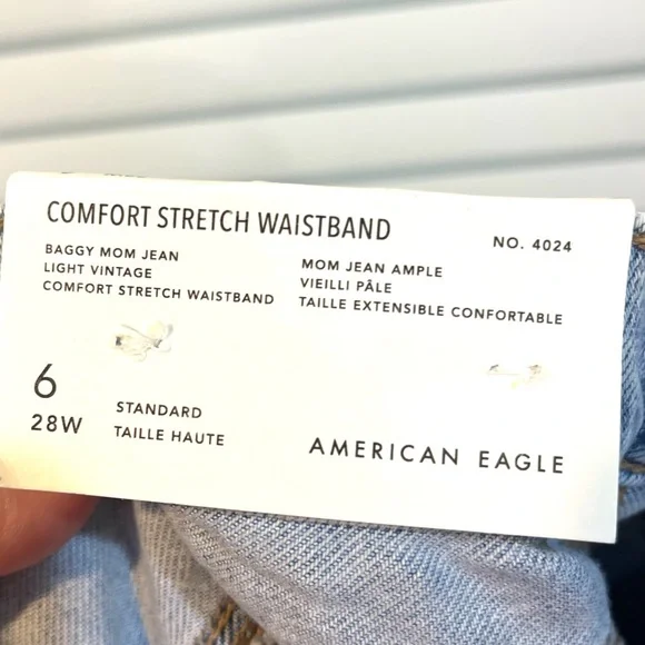 NWT American Eagle Baggy Mom Jean - Picture 9 of 13